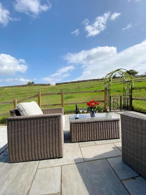Luxury Detached Peak District Stone Barn - Dog Friendly Villa Hazelwood Bagian luar foto