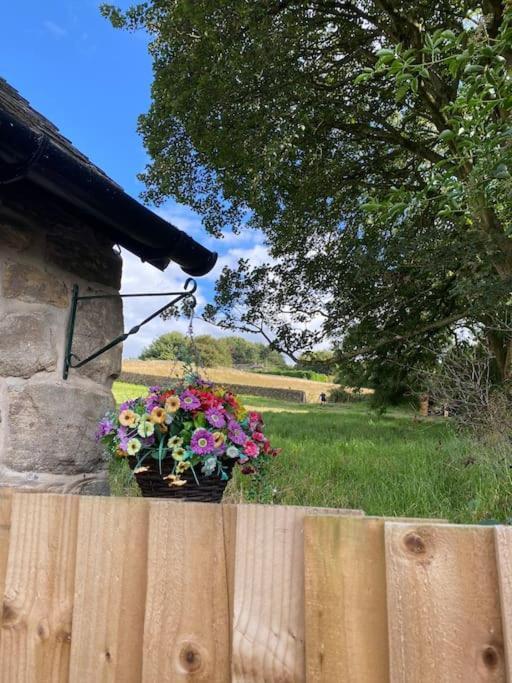Luxury Detached Peak District Stone Barn - Dog Friendly Villa Hazelwood Bagian luar foto