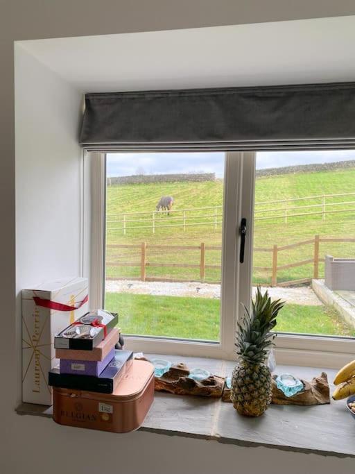 Luxury Detached Peak District Stone Barn - Dog Friendly Villa Hazelwood Bagian luar foto