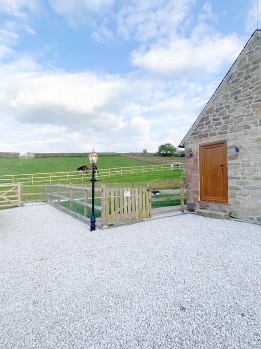 Luxury Detached Peak District Stone Barn - Dog Friendly Villa Hazelwood Bagian luar foto