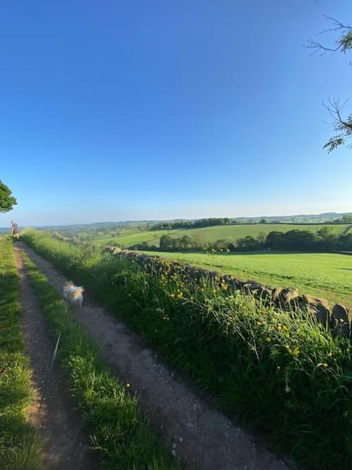 Luxury Detached Peak District Stone Barn - Dog Friendly Villa Hazelwood Bagian luar foto