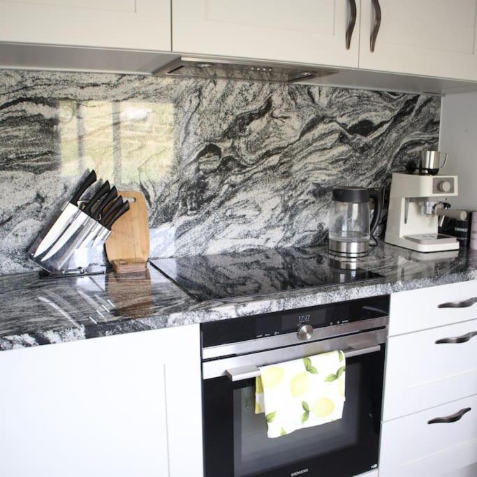 Luxury Detached Peak District Stone Barn - Dog Friendly Villa Hazelwood Bagian luar foto